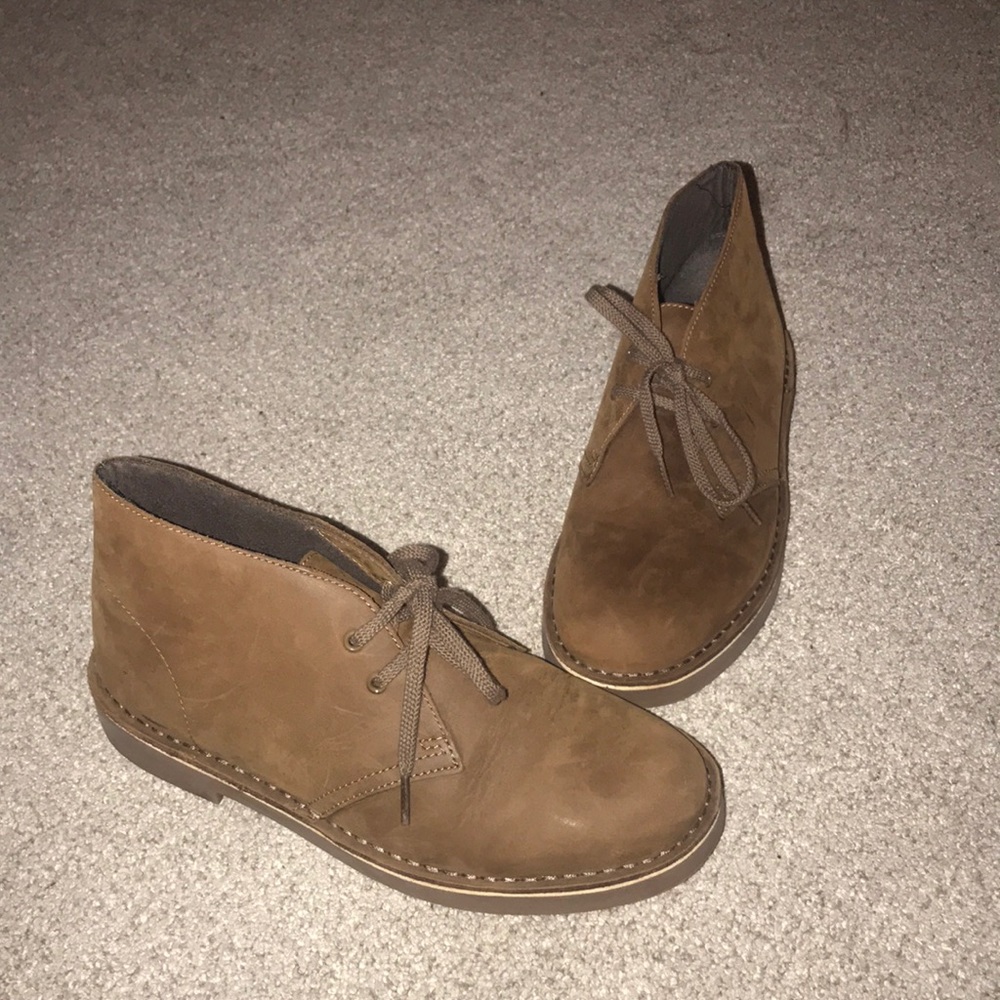 Women’s Clark’s shoes/boots